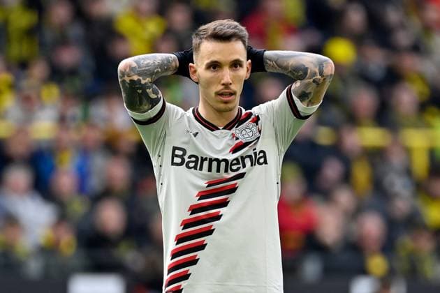 21 04 2024, xjrdrx, Soccer 1 Bundesliga, Borussia Dortmund Bayer 04 Leverkusen emspor, v l Alejandro Grimaldo Bayer Leverkusen DFL DFB REGULATIONS PROHIBIT ANY USE OF PHOTOGRAPHS as IMAGE SEQUENCES and or QUASI VIDEO Dortmund