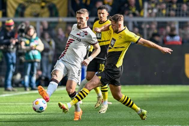 v. li. im Zweikampf Robert Andrich ( 8, Bayer Leverkusen) Niclas Füllkrug Fuellkrug ( 14, Borussia Dortmund) 21.04.2024 Fussball Borussia Dortmund vs Bayer 04 Leverkusen, Signal Iduna Park, Dortmund, DFB DFL REGULATIONS PROHIBIT ANY USE OF PHOTOGRAPHS AS IMAGE SEQUENCES AND OR QUASI-VIDEO NRW Germany *** v li in duel Robert Andrich 8, Bayer Leverkusen Niclas Füllkrug Fuellkrug 14, Borussia Dortmund 21 04 2024 Soccer Borussia Dortmund vs Bayer 04 Leverkusen, Signal Iduna Park, Dortmund, DFB DFL REGULATIONS PROHIBIT ANY USE OF PHOTOGRAPHS AS IMAGE SEQUENCES AND OR QUASI VIDEO NRW Germany Copyright: xpepphotox xHorstxMauelshagenx pep00321, pep_20240421_hm
