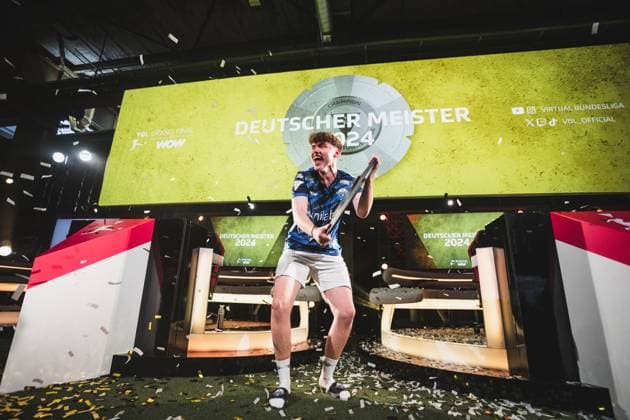 Virtual Bundesliga Grand Final by WOW 21 04 2024 Jonas Wirth Jonny, SC Paderborn 07 in jubilation, The championship disk of the Virtual Bundesliga Grand Final by WOW Virtual Bundesliga Grand Final by WOW 21 04 2024 Copyright: xBEAUTIFULxSPORTS Buriakovx