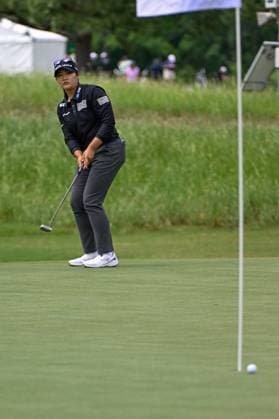 THE WOODLANDS, TX - APRIL 21: Haeran Ryu (KOR) reacts to barely missing her par putt on 2 during the final round of the Chevron Championship at The Club at Carlton Woods on April 21, 2024 in The Woodlands, Texas. (Photo by Ken Murray Icon Sportswire) GOLF: APR 21 LPGA, Golf Damen The Chevron Championship EDITORIAL USE ONLY Icon240421052