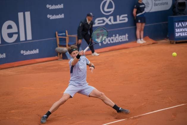 April 21, 2024: CASPER RUUD hits the ball during the final match against STEFANOS TSITSIPAS in the Barcelona Open Banc Sabadell 2024. CASPER RUUD won the match 7-5 6-3. This was CASPER RUUDÃ¢â‚¬â ¢s 1st victory at the tournament. - ZUMAr159 20240421_aap_r159_036 Copyright: xPatriciaxRodriguesx