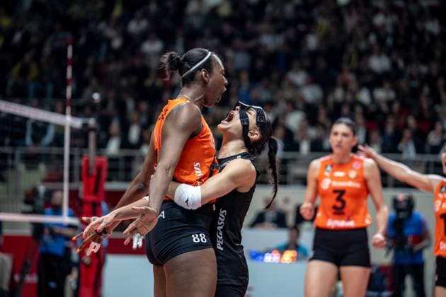 Bilder des Jahres 2024, Sport 04 April Sport Themen der Woche KW16 Fenerbahce Opet vs Eczacibasi Final Volleyball Eczacibasi Dynavit team celebrates point in action during the match. Fenerbahce Opet and Eczacibasi Dynavit faced each other in the Vodafone Sultans League(Women™s Volleyball League), the match took place at Istanbul Burhan Felek Vestel Volleyball Hall on April 21, 2024 Istanbul Istanbul Turkey Copyright: xYagizxGurtugx
