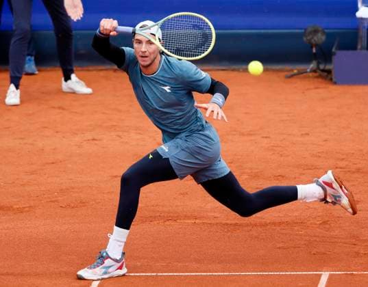 (240422) -- MUNICH, April 22, 2024 -- Jan-Lennard Struff hits a return during the men s singles final between Taylor Fritz of the United States and Jan-Lennard Struff of Germany at the BMW Open 2024 tennis tournament in Munich, Germany, April 21, 2024. (Photo by Xinhua) (SP)GERMANY-MUNICH-TENNIS-BMW OPEN-MEN S SINGLES-FINAL PhilippexRuiz 
