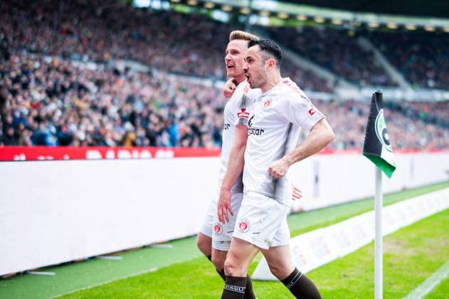 21 04 2024 Soccer, 2023 2024, 1 Bundesliga, Matchday 30, Hannover 96 FC St Pauli L R Johannes Eggestein Pauli celebrates after his goal for 1 2 with Manolis Saliakas Pauli DFL REGULATIONS PROHIBIT ANY USE OF PHOTOGRAPHS AS IMAGE SEQUENCES AND OR QUASI VIDEO