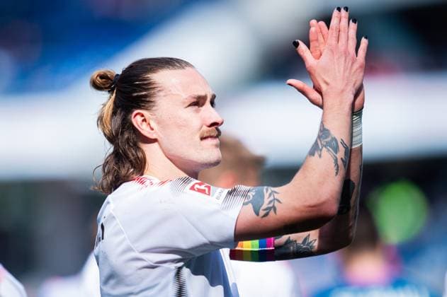 21 04 2024 Soccer, 2023 2024, 1 Bundesliga, Matchday 30, Hannover 96 FC St Pauli Jackson Irvine Pauli DFL REGULATIONS PROHIBIT ANY USE OF PHOTOGRAPHS AS IMAGE SEQUENCES AND OR QUASI VIDEO