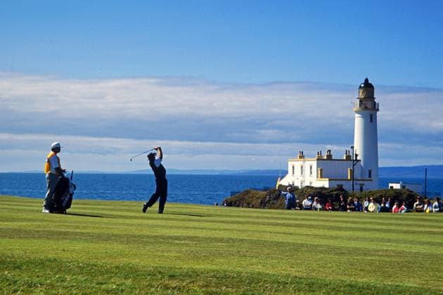 Archivbilder der Woche SPORT KW17 Greg Norman bei der British Open 1986 in Turnbury mit Leuchtturm ARCHIV FOTO Augusta Georgia Untited States of America *** Greg Norman at the British Open 1986 in Turnbury with Lighthouse Archive Photo Augusta Georgia Untited States of America