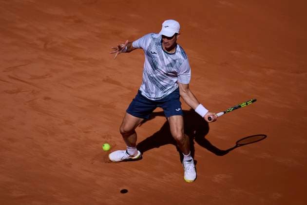 Mutua Madrid Open - Day One Facundo Bagnis of Argentina returns a shot against David Goffin of Belgium during day one of the Mutua Madrid Open 2024 at Caja Magica on April 22, 2024, in Madrid, Spain. Madrid Caja Magica Madrid Spain RL_MMO24_031 Copyright: xRicardoxLarreinax