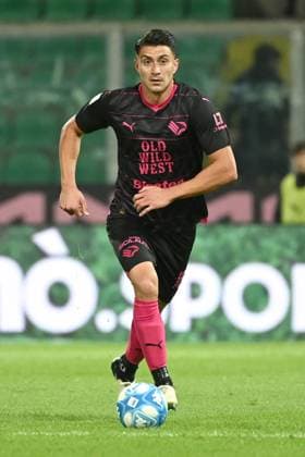Foto Giovanni Isolino LaPresse 19 Aprile 2024 Palermo, Italia - - calcio - Palermo vs Parma - Campionato di calcio Serie B 2023 2024 - Stadio Renzo Barbera. Nella foto: Ionut Nedelcearu - April 19, 2024 Palermo, Italy - sport - soccer - Palermo vs Parma - Italian Football Championship League B 2023 2024 - Renzo Barbera stadium. In the pic:Ionut Nedelcearu -  Copyright: xGiovannixIsolino LaPressex