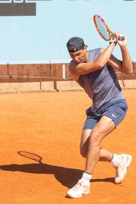 Rafa Nadal And Carlos Alcaraz Prepare For The Mutua Open - Madrid Rafa Nadal during his training for the Mutua Openon April 22, 2024, in Madrid (Spain). Photo by Jose Oliva Europa Press ABACAPRESS.COM Madrid Spain Copyright: xEuropaxPress ABACAx