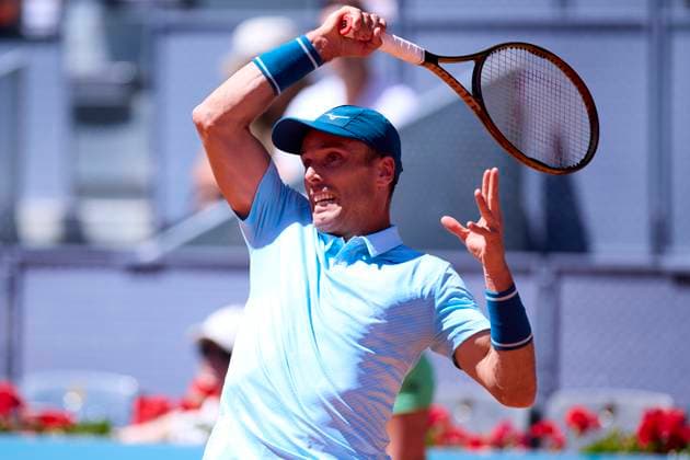 Mutua Madrid Open - Day One Roberto Bautista Agut of Spain returns a shot against Amir Omarkhanov of Kazakhstan during day one of the Mutua Madrid Open 2024 at Caja Magica on April 22, 2024, in Madrid, Spain. Madrid Caja Magica Madrid Spain RL_MMO24_117 Copyright: xRicardoxLarreinax
