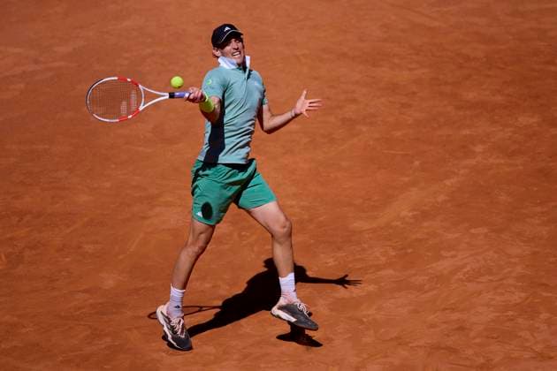 Mutua Madrid Open - Day One Dominic Thiem of Austria returns a shot against Felipe Meligeni Alves of Brasil during day one of the Mutua Madrid Open 2024 at Caja Magica on April 22, 2024, in Madrid, Spain. Madrid Caja Magica Madrid Spain RL_MMO24_176 Copyright: xRicardoxLarreinax
