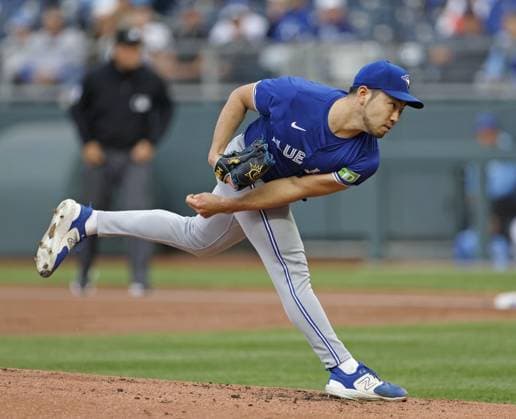 Baseball: Blue Jays vs. Royals Yusei Kikuchi of the Toronto Blue Jays pitches in a baseball game against the Kansas City Royals at Kauffman Stadium in Kansas City, Missouri, on April 22, 2024.  A14AA0002741545P