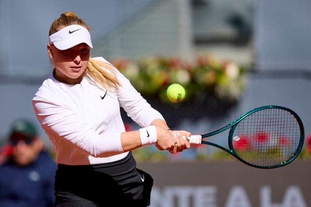 Mutua Madrid Open - Day Two Brenda Fruhvirtova of the Czech Republic returns a shot against Arantxa Rus of Netherlands during day two of the Mutua Madrid Open 2024 at Caja Magica on April 23, 2024, in Madrid, Spain. Madrid Caja Magica Madrid Spain RL_MMO24_279 Copyright: xRicardoxLarreinax