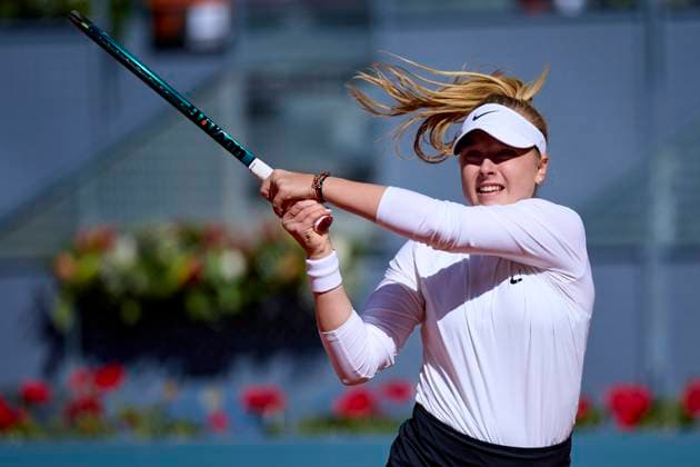 Mutua Madrid Open - Day Two Brenda Fruhvirtova of the Czech Republic returns a shot against Arantxa Rus of Netherlands during day two of the Mutua Madrid Open 2024 at Caja Magica on April 23, 2024, in Madrid, Spain. Madrid Caja Magica Madrid Spain RL_MMO24_289 Copyright: xRicardoxLarreinax