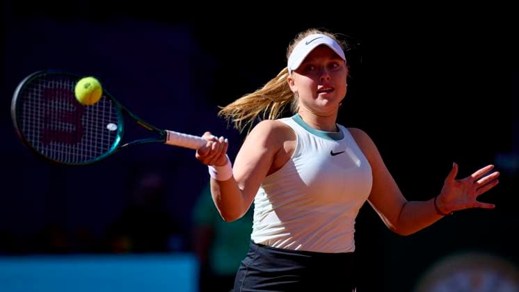 Mutua Madrid Open - Day Two Brenda Fruhvirtova of the Czech Republic returns a shot against Arantxa Rus of Netherlands during day two of the Mutua Madrid Open 2024 at Caja Magica on April 23, 2024, in Madrid, Spain. Madrid Caja Magica Madrid Spain RL_MMO24_293 Copyright: xRicardoxLarreinax