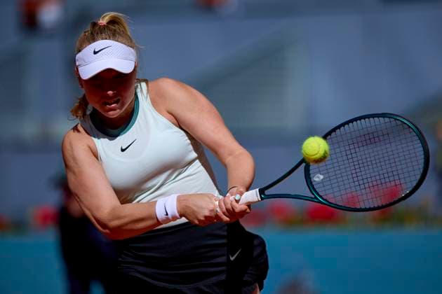 Mutua Madrid Open - Day Two Brenda Fruhvirtova of the Czech Republic returns a shot against Arantxa Rus of Netherlands during day two of the Mutua Madrid Open 2024 at Caja Magica on April 23, 2024, in Madrid, Spain. Madrid Caja Magica Madrid Spain RL_MMO24_320 Copyright: xRicardoxLarreinax