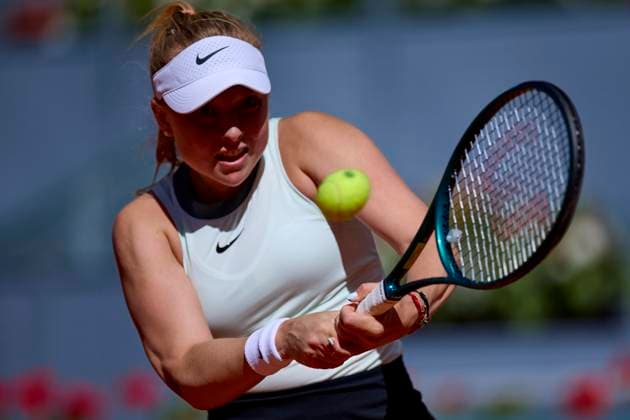 Mutua Madrid Open - Day Two Brenda Fruhvirtova of the Czech Republic returns a shot against Arantxa Rus of Netherlands during day two of the Mutua Madrid Open 2024 at Caja Magica on April 23, 2024, in Madrid, Spain. Madrid Caja Magica Madrid Spain RL_MMO24_322 Copyright: xRicardoxLarreinax