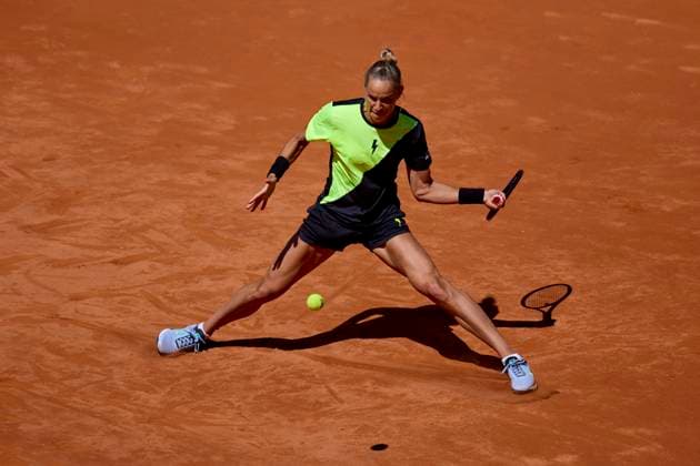 Mutua Madrid Open - Day Two Arantxa Rus of Netherlands returns a shot against Brenda Fruhvirtova of the Czech Republic during day two of the Mutua Madrid Open 2024 at Caja Magica on April 23, 2024, in Madrid, Spain. Madrid Caja Magica Madrid Spain RL_MMO24_329 Copyright: xRicardoxLarreinax