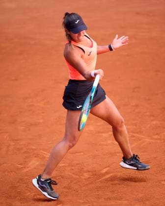 Mutua Madrid Open - Day Two Jessica Bouzas Maneiro of Spain returns a shot against Sachia Vickery of USA during day two of the Mutua Madrid Open 2024 at Caja Magica on April 23, 2024, in Madrid, Spain. Madrid Caja Magica Madrid Spain RL_MMO24_347 Copyright: xRicardoxLarreinax