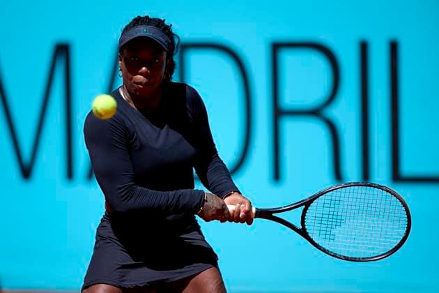 Mutua Madrid Open - Day Two Sachia Vickery of USA returns a shot against Jessica Bouzas Maneiro of Spain during day two of the Mutua Madrid Open 2024 at Caja Magica on April 23, 2024, in Madrid, Spain. Madrid Caja Magica Madrid Spain RL_MMO24_361 Copyright: xRicardoxLarreinax