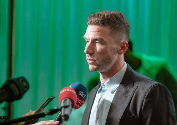 22 04 2024, xlakx, Entertainment, Sepp Herberger Awards 2024 emspor, v l presentation of the Sepp Herberger Awards, Deutsche Telekom, capital city presentation Robin Gosens, German national player, speaks during an interview Berlin