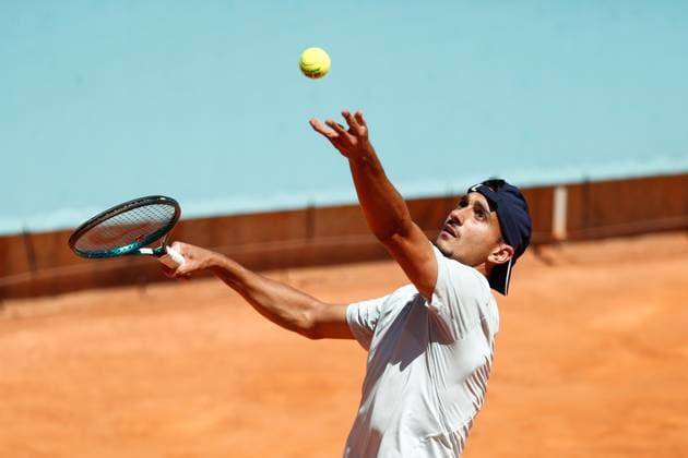 April 23, 2024, Madrid, Madrid, SPAIN: Lorenzo Sonego of Italy practices during the Mutua Madrid Open 2024, ATP, Tennis Herren Masters 1000 and WTA, Tennis Damen 1000, tournament celebrated at Caja Magica on April 23, 2024 in Madrid, Spain. Madrid SPAIN - ZUMAa181 20240423_zaa_a181_121 Copyright: xIrinaxR.xHipolitox