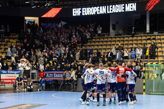 240423 Players of SG Flensburg Handewitt celebrate after the European League quarterfinal one between Sävehof and SG Flensburg Handewitt on April 23, 2024 in Partille Photo Michael Erichsen BILDBYRAN COP 89 MI0655 bbeng european league handball handboll handball quarterfinal quarterfinal quarterfinals sg flensburg handewitt sävehof jubel  Copyright: MICHAELxERICHSEN BB240423MI052