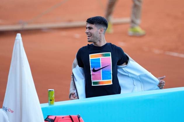 April 23, 2024, Madrid, Madrid, SPAIN: Carlos Alcaraz of Spain practices during the Mutua Madrid Open 2024, ATP, Tennis Herren Masters 1000 and WTA, Tennis Damen 1000, tournament celebrated at Caja Magica on April 23, 2024 in Madrid, Spain. Madrid SPAIN - ZUMAa181 20240423_zaa_a181_022 Copyright: xOscarxJ.xBarrosox