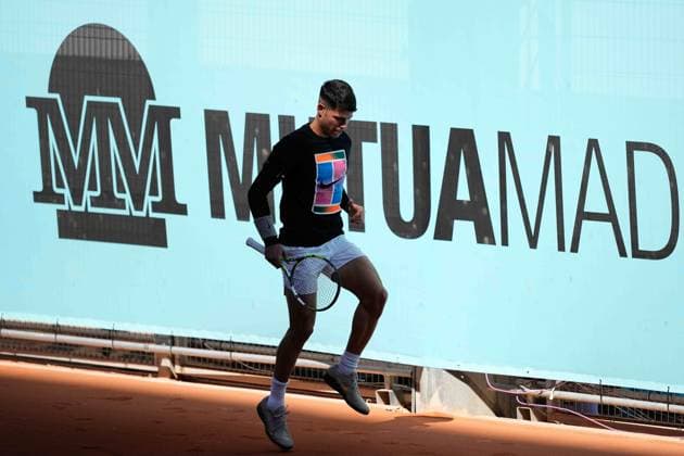 April 23, 2024, Madrid, Madrid, SPAIN: Carlos Alcaraz of Spain practices during the Mutua Madrid Open 2024, ATP, Tennis Herren Masters 1000 and WTA, Tennis Damen 1000, tournament celebrated at Caja Magica on April 23, 2024 in Madrid, Spain. Madrid SPAIN - ZUMAa181 20240423_zaa_a181_026 Copyright: xOscarxJ.xBarrosox