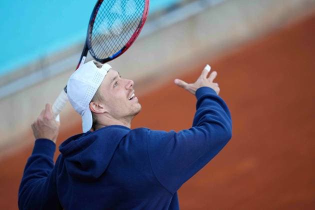 April 23, 2024, Madrid, Madrid, SPAIN: Denis Shapovalov of Canada practices during the Mutua Madrid Open 2024, ATP, Tennis Herren Masters 1000 and WTA, Tennis Damen 1000, tournament celebrated at Caja Magica on April 23, 2024 in Madrid, Spain. Madrid SPAIN - ZUMAa181 20240423_zaa_a181_020 Copyright: xOscarxJ.xBarrosox