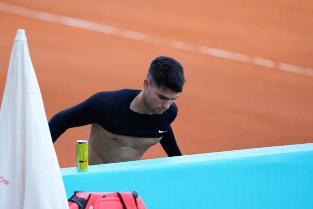 April 23, 2024, Madrid, Madrid, SPAIN: Carlos Alcaraz of Spain practices during the Mutua Madrid Open 2024, ATP, Tennis Herren Masters 1000 and WTA, Tennis Damen 1000, tournament celebrated at Caja Magica on April 23, 2024 in Madrid, Spain. Madrid SPAIN - ZUMAa181 20240423_zaa_a181_024 Copyright: xOscarxJ.xBarrosox