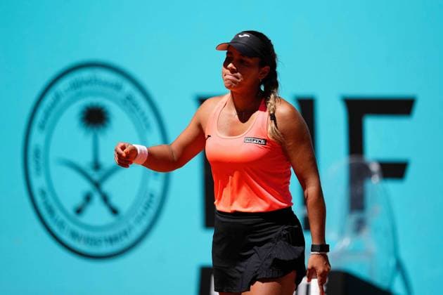 April 23, 2024, Madrid, Madrid, SPAIN: Jessica Bouzas of Spain in action against Sachia Vickery of United States during the Mutua Madrid Open 2024, ATP, Tennis Herren Masters 1000 and WTA, Tennis Damen 1000, tournament celebrated at Caja Magica on April 23, 2024 in Madrid, Spain. Madrid SPAIN - ZUMAa181 20240423_zaa_a181_064 Copyright: xOscarxJ.xBarrosox