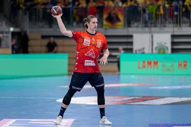Juri Knorr RNL, 10 , on the ball, cropped, full body, single image, single photo, action, action, 23 04 2024, Heidelberg Germany , Handball, EHF European League, quarter final, Rhein Neckar Löwen Sporting CP Lisbon xozx