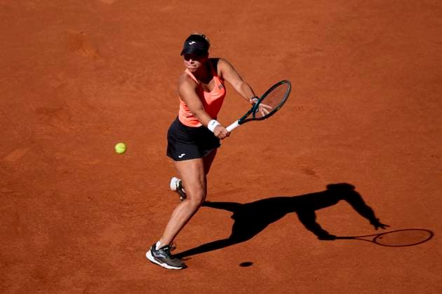 Mutua Madrid Open - Day Three Jessica Bouzas Maneiro of Spain returns a shot against Paula Badosa of Spain during day three of the Mutua Madrid Open 2024 at Caja Magica on April 24, 2024, in Madrid, Spain. Madrid Caja Magica Madrid Spain RL_MMO24_507 Copyright: xRicardoxLarreinax