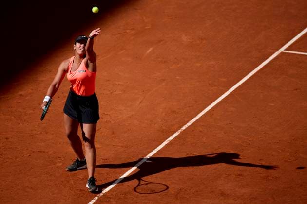 Mutua Madrid Open - Day Three Jessica Bouzas Maneiro of Spain serves against Paula Badosa of Spain during day three of the Mutua Madrid Open 2024 at Caja Magica on April 24, 2024, in Madrid, Spain. Madrid Caja Magica Madrid Spain RL_MMO24_515 Copyright: xRicardoxLarreinax