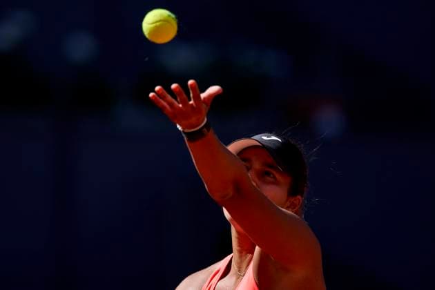 Mutua Madrid Open - Day Three Jessica Bouzas Maneiro of Spain serves against Paula Badosa of Spain during day three of the Mutua Madrid Open 2024 at Caja Magica on April 24, 2024, in Madrid, Spain. Madrid Caja Magica Madrid Spain RL_MMO24_541 Copyright: xRicardoxLarreinax