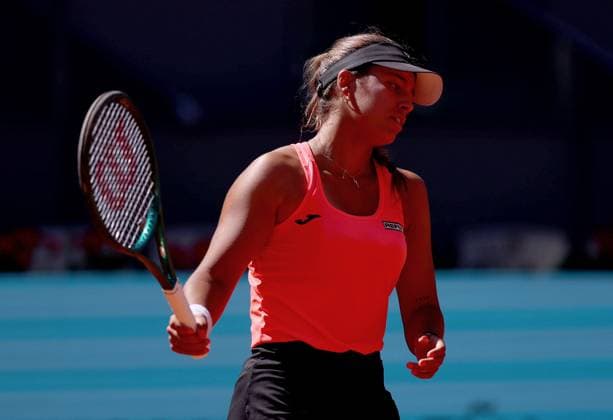 Jessica Bouzas Maneiro of Spain frustrated Mutua Madrid Open, Day 3, Tennis, La Caja Magica, Madrid, Spain - 24 Apr 2024  Copyright: xEllaxLing Shutterstockx 14447597w