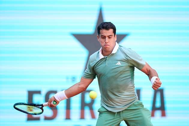Mutua Madrid Open - Day Three Maume Munar of Spain returns a shot against Nuno Borges of Portugal during day three of the Mutua Madrid Open 2024 at Caja Magica on April 24, 2024, in Madrid, Spain. Madrid Caja Magica Madrid Spain RL_MMO24_666 Copyright: xRicardoxLarreinax