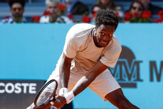 April 24, 2024, Madrid, Madrid, SPAIN: Gael Monfils of France in action against Luciano Darderi of Italy during the Mutua Madrid Open 2024, ATP, Tennis Herren Masters 1000 and WTA, Tennis Damen 1000, tournament celebrated at Caja Magica on April 24, 2024 in Madrid, Spain. Madrid SPAIN - ZUMAa181 20240424_zaa_a181_049 Copyright: xIrinaxR.xHipolitox