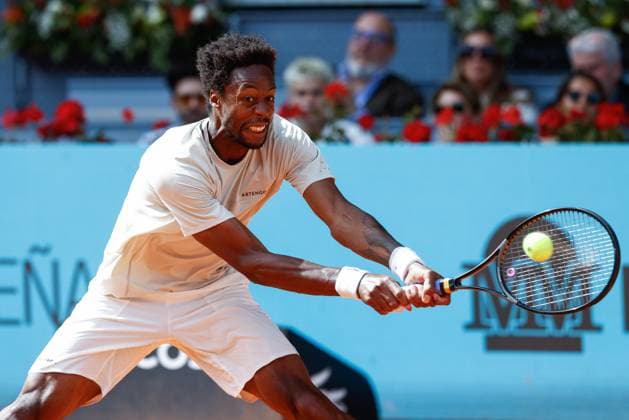 April 24, 2024, Madrid, Madrid, SPAIN: Gael Monfils of France in action against Luciano Darderi of Italy during the Mutua Madrid Open 2024, ATP, Tennis Herren Masters 1000 and WTA, Tennis Damen 1000, tournament celebrated at Caja Magica on April 24, 2024 in Madrid, Spain. Madrid SPAIN - ZUMAa181 20240424_zaa_a181_052 Copyright: xIrinaxR.xHipolitox