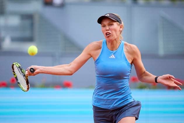 Mutua Madrid Open - Day Three Caroline Wozniacki of Denmark returns a shot against Sara Errani of Italy during day three of the Mutua Madrid Open 2024 at Caja Magica on April 24, 2024, in Madrid, Spain. Madrid Caja Magica Madrid Spain RL_MMO24_00272 Copyright: xRicardoxLarreinax