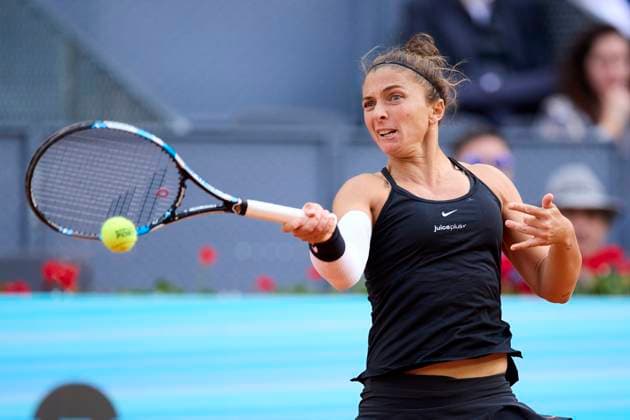 Mutua Madrid Open - Day Three Sara Errani of Italy returns a shot against Caroline Wozniacki of Denmark during day three of the Mutua Madrid Open 2024 at Caja Magica on April 24, 2024, in Madrid, Spain. Madrid Caja Magica Madrid Spain RL_MMO24_00304 Copyright: xRicardoxLarreinax