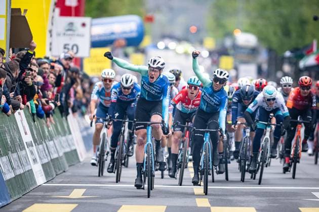 Bilder des Jahres 2024, Sport 04 April Sport Themen der Woche KW17 Sport Bilder des Tages GODON Dorian, VENDRAME Andrea: Tour de Romandie 1. Stage GODON Dorian ( FRA ) Winner - First Place - VENDRAME Andrea ( ITA ) - Second Place - DECATHLON AG2R LA MONDIALE TEAM ( DAT ) - FRA Querformat - quer - horizontal - Landscape - Event Veranstaltung: Tour de Romandie - Elite Men 1. Stage - Category Kategorie: Cycling - Road cycling, Rad, Radsport, Strasse - Cycling Tour - Elite Men - 2.UWT - Location Ort: Europe Switzerland - Start: ChÃ¢teau dÂ Oex - Finish: Fribourg - Discipline: Road Race ( RR ) - Cycling Tour - Distance: 165,7 km - Date Datum: 24.04.2024 Wednesday - *** GODON Dorian, VENDRAME Andrea Tour de Romandie 1 Stage GODON Dorian FRA Winner First Place VENDRAME Andrea ITA Second Place DECATHLON AG2R LA MONDIALE TEAM DAT FRA Landscape horizontal Landscape Event Event Tour de Romandie Elite Men 1 Stage Category Category Cycling Road Cycling Cycling Tour Elite Men 2 UWT Location Location Europe Switzerland Start Château dOex Finish Fribourg Discipline Road Race RR Cycling Tour Distance 165.7 km Date Date 24 04 2024 Wednesday