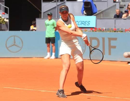 Masters 1000 Series Mutua Madrid Open 2024 at La Caja Mágica stadium in Madrid, 24 April 2024. Paula Badosa vs Jessica Bouzas . Match round of 128 at day 3 900 Cordon Press ALBERTOxSIMON LOF - Mutua Madrid Open 2024