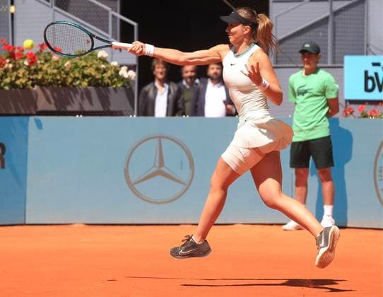 Masters 1000 Series Mutua Madrid Open 2024 at La Caja Mágica stadium in Madrid, 24 April 2024. Paula Badosa vs Jessica Bouzas . Match round of 128 at day 3 900 Cordon Press ALBERTOxSIMON LOF - Mutua Madrid Open 2024