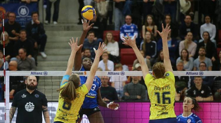 Stuttgart , Volleyball Bundesliga Womens PlayOff Final Game 4, Allianz MTV Stuttgart vs SSC Palmberg Schwerin , behind Krystal Rivers Stgt
