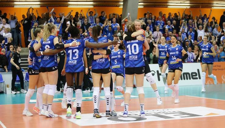 Stuttgart , Volleyball Bundesliga Womens PlayOff Final Game 4, Allianz MTV Stuttgart vs SSC Palmberg Schwerin , Jubel Stuttgart