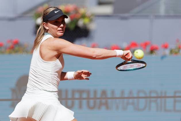 Mutua Madrid Open - Day Two Paula Badosa is returning a shot against Jessica Bouzas during their match on Day 3 of the Mutua Madrid Open at Caja Magica Stadium in Madrid, Spain, on April 24. Madrid Spain  Copyright: xGuillermoxMartinezx originalFilename:martinez-mutuamad240424_npF43.jpg