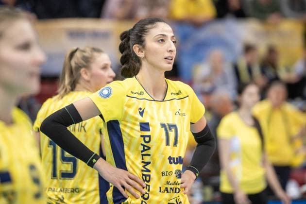 Tutku Burcu Yuezgenc SSC Palmberg Schwerin, 17 Allianz MTV Stuttgart SSC Palmberg Schwerin, Sport, Volleyball Bundesliga, Frauen, VBL, Saison 2023 24, Deutsche Meisterschaft Finale Spiel 4, 24 04 2024, Stuttgart SCHARRena , DEU GER, Allianz MTV Stuttgart SSC Palmberg Schwerin, Volleyball, Bundesliga, easycredit VBL, Deutsche Meisterschaft Finale Spiel 4, Spielzeit 2023 2024, 24 04 2024 Stuttgart Copyright: xSandyxDinkelackerx EP_SDR