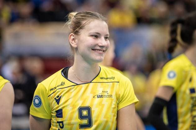 Pia Fernau SSC Palmberg Schwerin, 09 Allianz MTV Stuttgart SSC Palmberg Schwerin, Sport, Volleyball Bundesliga, Frauen, VBL, Saison 2023 24, Deutsche Meisterschaft Finale Spiel 4, 24 04 2024, Stuttgart SCHARRena , DEU GER, Allianz MTV Stuttgart SSC Palmberg Schwerin, Volleyball, Bundesliga, easycredit VBL, Deutsche Meisterschaft Finale Spiel 4, Spielzeit 2023 2024, 24 04 2024 Stuttgart Copyright: xSandyxDinkelackerx EP_SDR